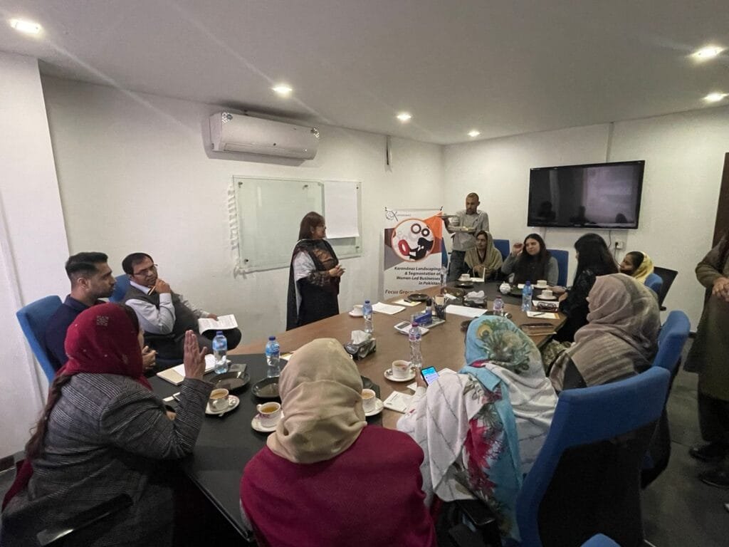 Shahnaz Kapadia leading the discussion for Karandaz in Islamabad