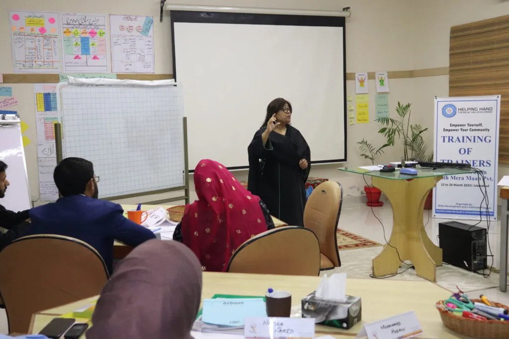Shahnaz Kapadia training trainers under Helping Hand Project