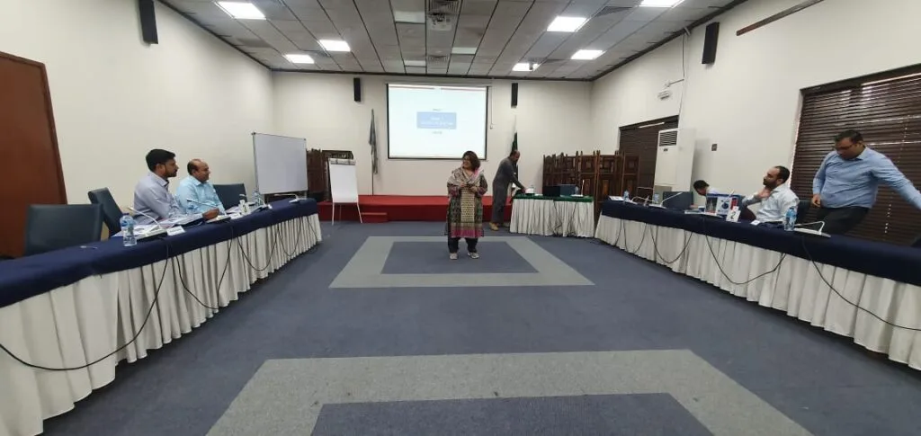 Shahnaz Kapadia leading finance quiz design training for NIBAF